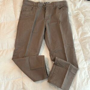 New without tags, Old Navy men’s khakis. 32 inch waist.